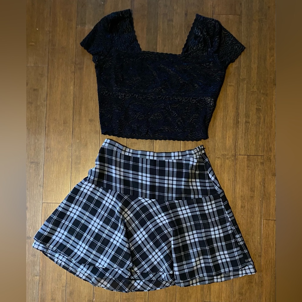 Adorable plaid skirt